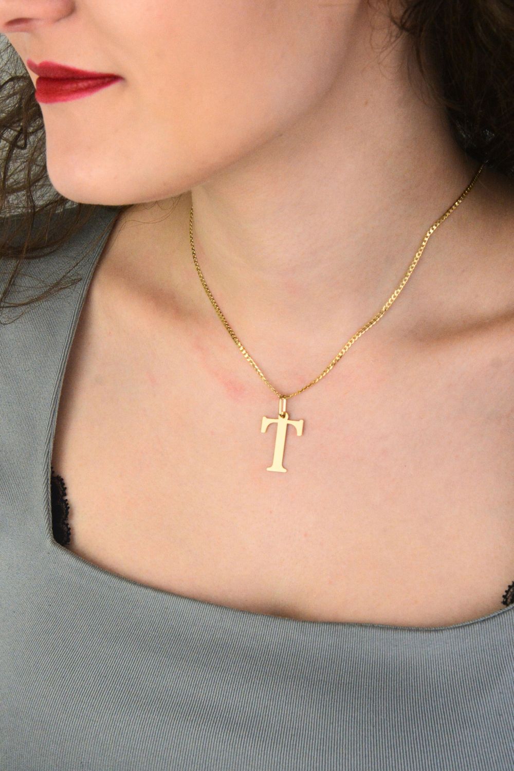 Elegancka złota zawieszka wykonana z najwyższej jakości złota próby 585..jpg